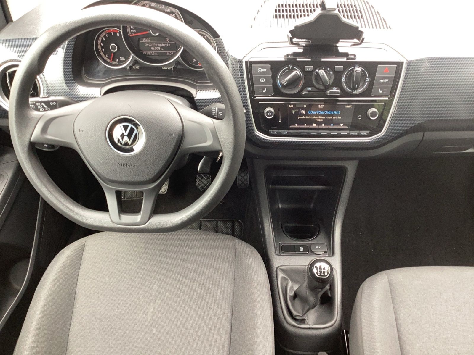 Fahrzeugabbildung Volkswagen up! CLIMATIC SHZ GRA PDC NSW