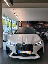 BMW iX xDrive 40 Top Ausstattung-Laser, Sk... - BMW iX von privat
