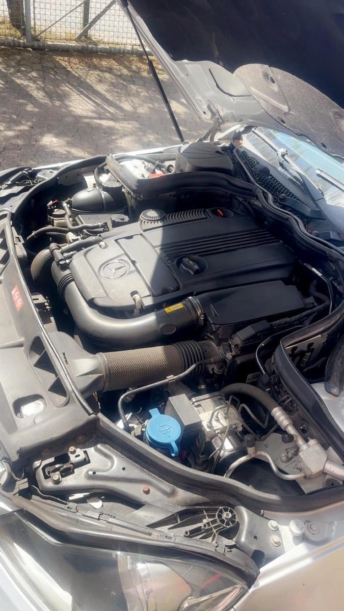 Mercedes-Benz C180 2011 — photo 10