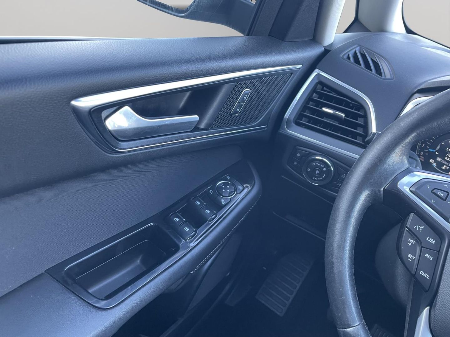 Fahrzeugabbildung Ford S-Max Titanium Navi El. Heckklappe Apple CarPlay