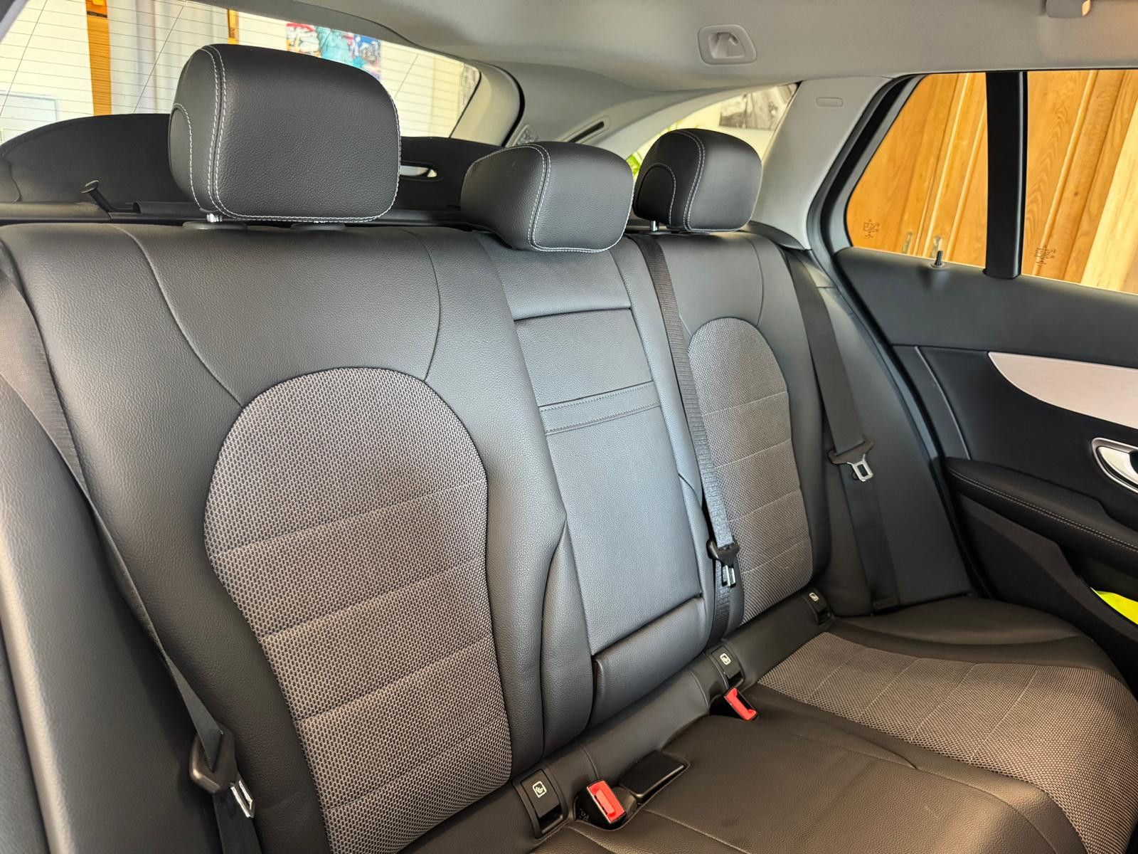Fahrzeugabbildung Mercedes-Benz C 200 T-Modell AVANTGARDE/AHK/NAVI/KLIMA