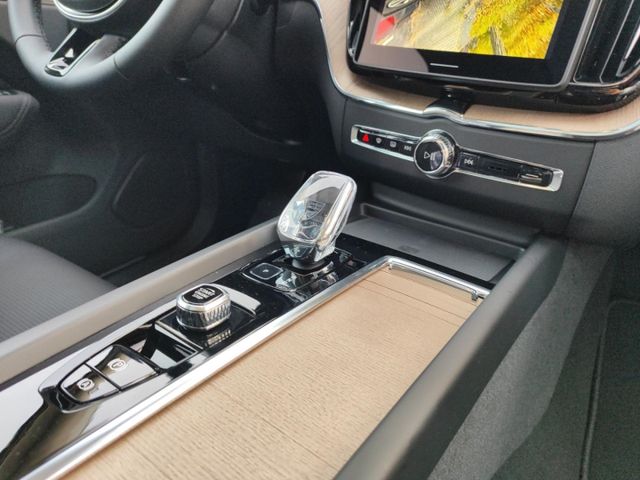 VOLVO XC 60 (Bild 27 von Array)