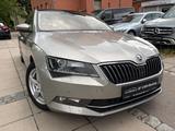 Skoda Superb Lim. Style/LEDER/ACC/PANOR/KAMERA/AHK - Skoda Superb: Standheizung