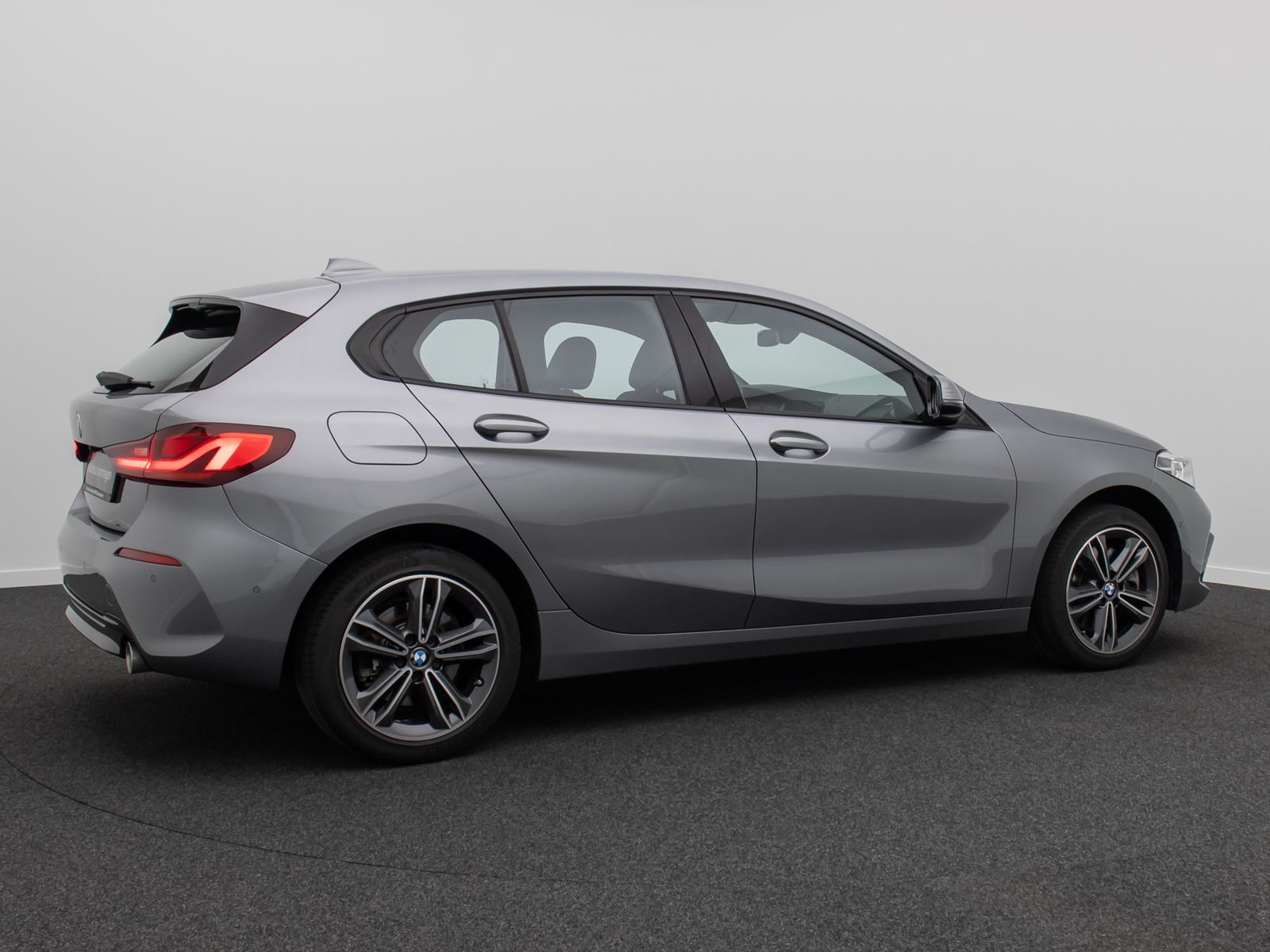 Fahrzeugabbildung BMW 120i Sport Line DAB Kamera AHK LED DriveAss WLAN