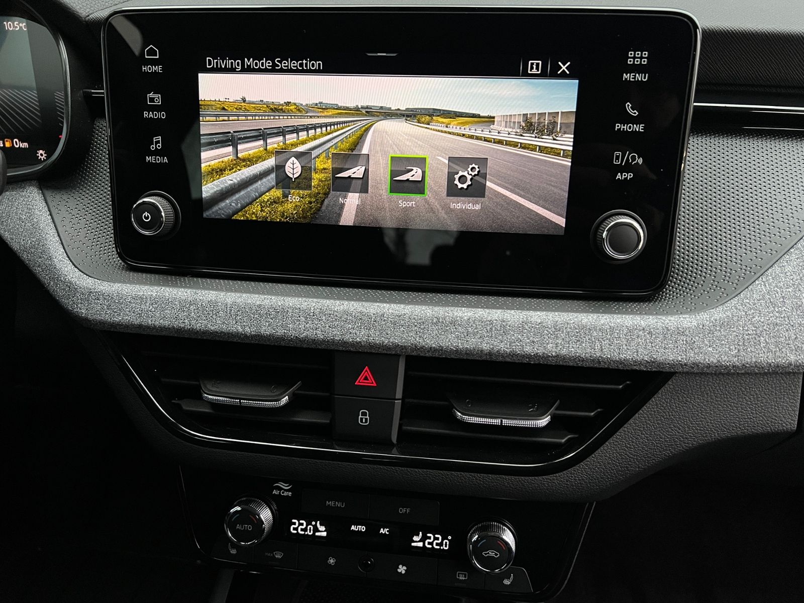 Fahrzeugabbildung SKODA Kamiq Selection 1.0 TSI DSG *LED, ACC, SmartLink