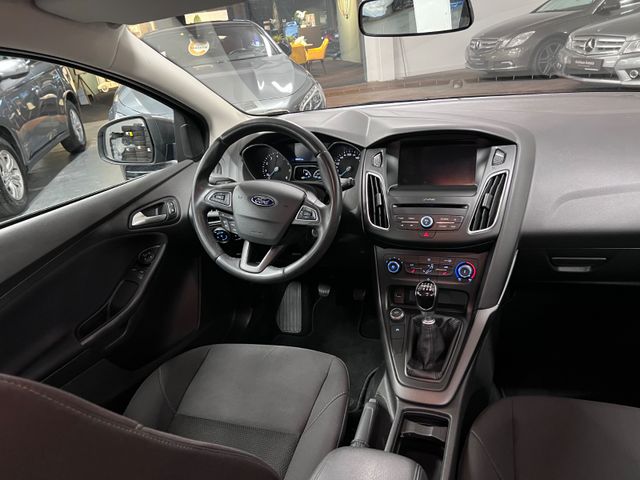 Ford FOCUS TURNIER BUSINESS/ 96.tKM/ GARANTIE/ NAVI/ Ford FOCUS TURNIER BUSINESS/ 96.tKM/ GARANTIE/ NAVI/