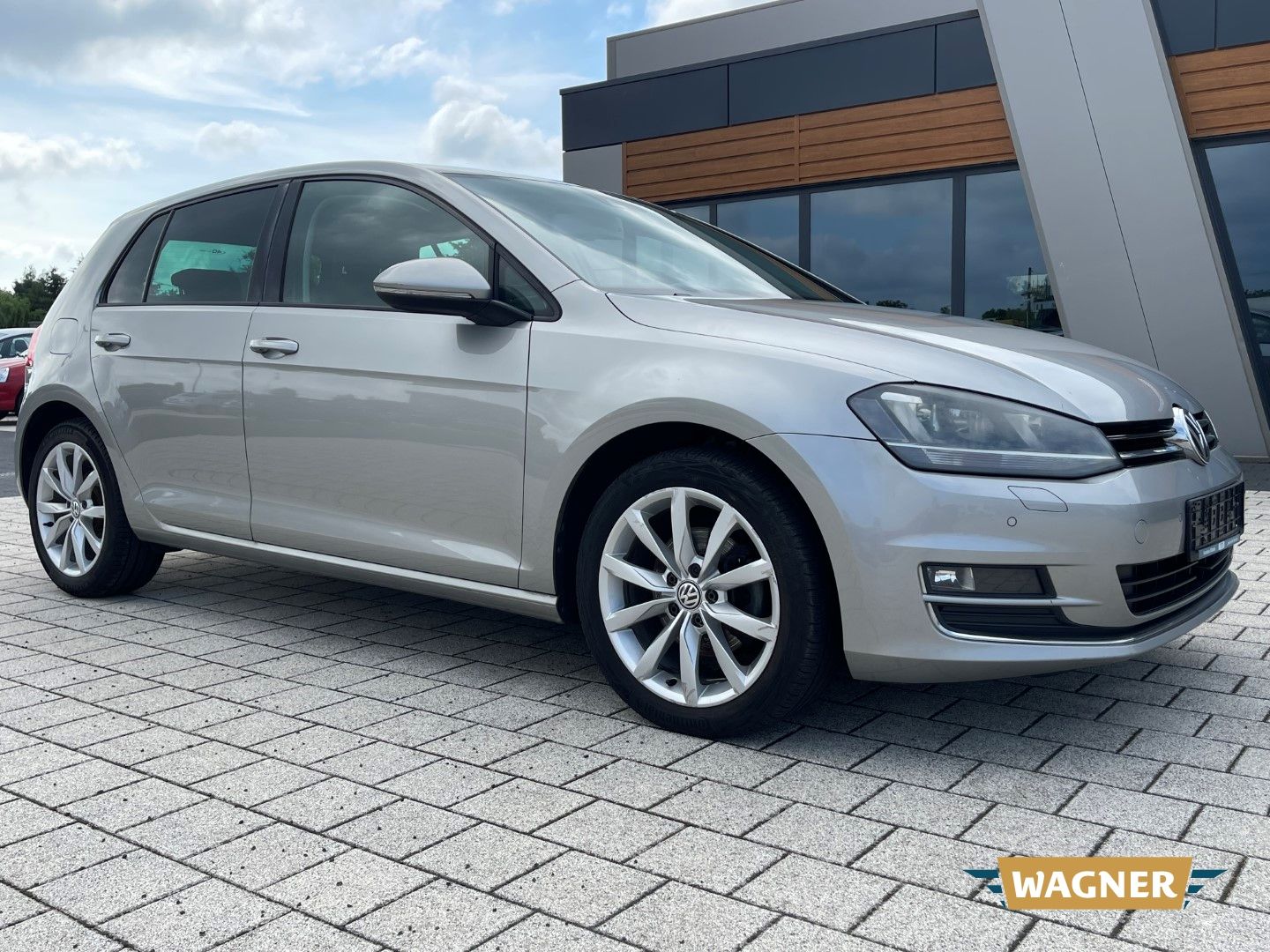 Fahrzeugabbildung Volkswagen Golf VII Highline BMT Klimaautomatik Bi-Xenon