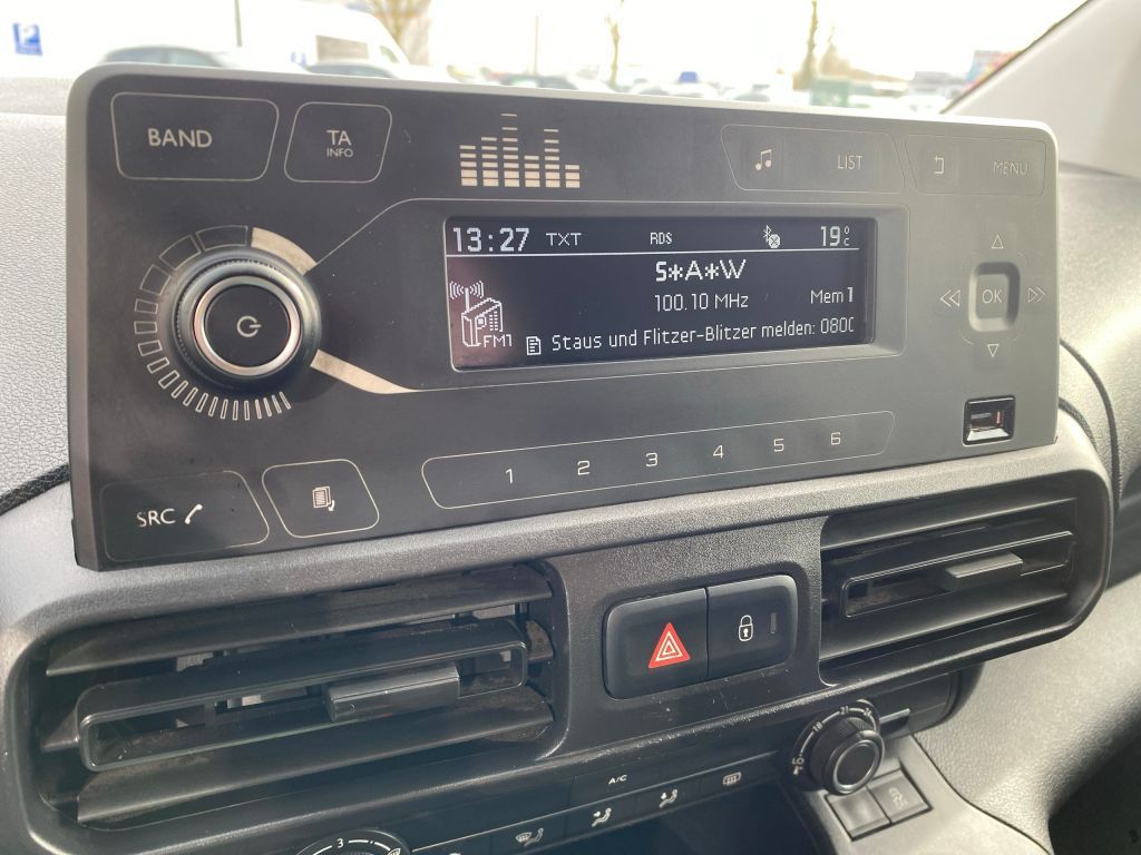 Fahrzeugabbildung Citroën Berlingo 1.5 Diesel 100 M S&S Club *AZV*Sitzh*PD