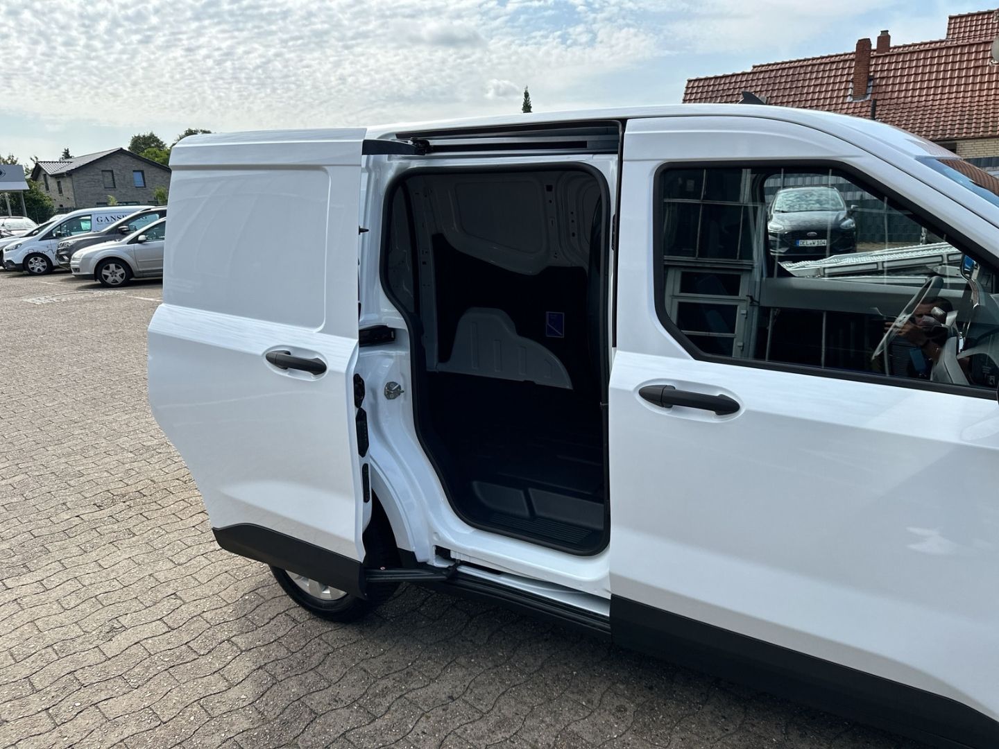 Fahrzeugabbildung Ford Transit Courier ab 179€ netto mtl.Trend 1.0 EcoB