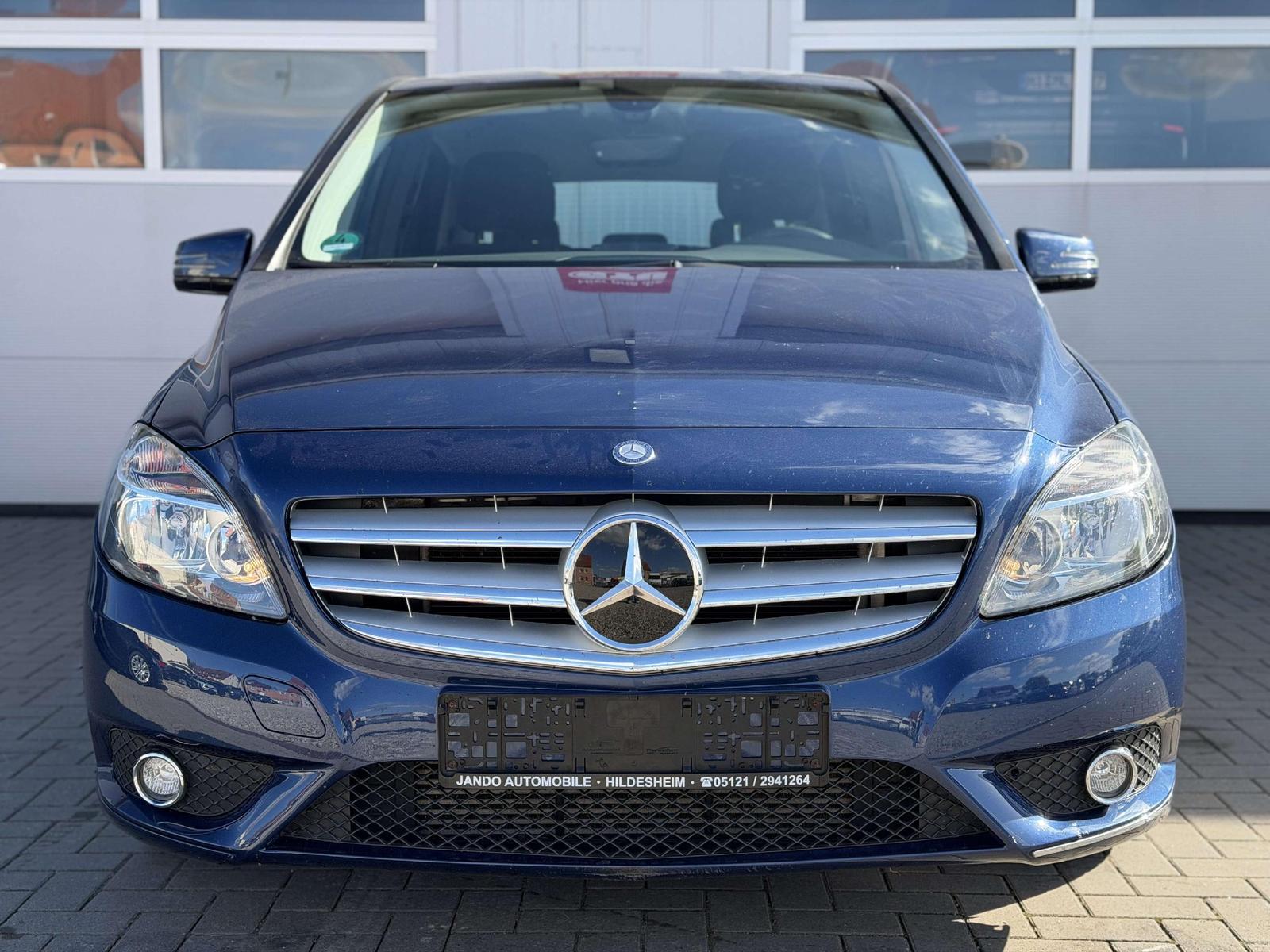 Mercedes-Benz B 180 B 180 (246.242)
