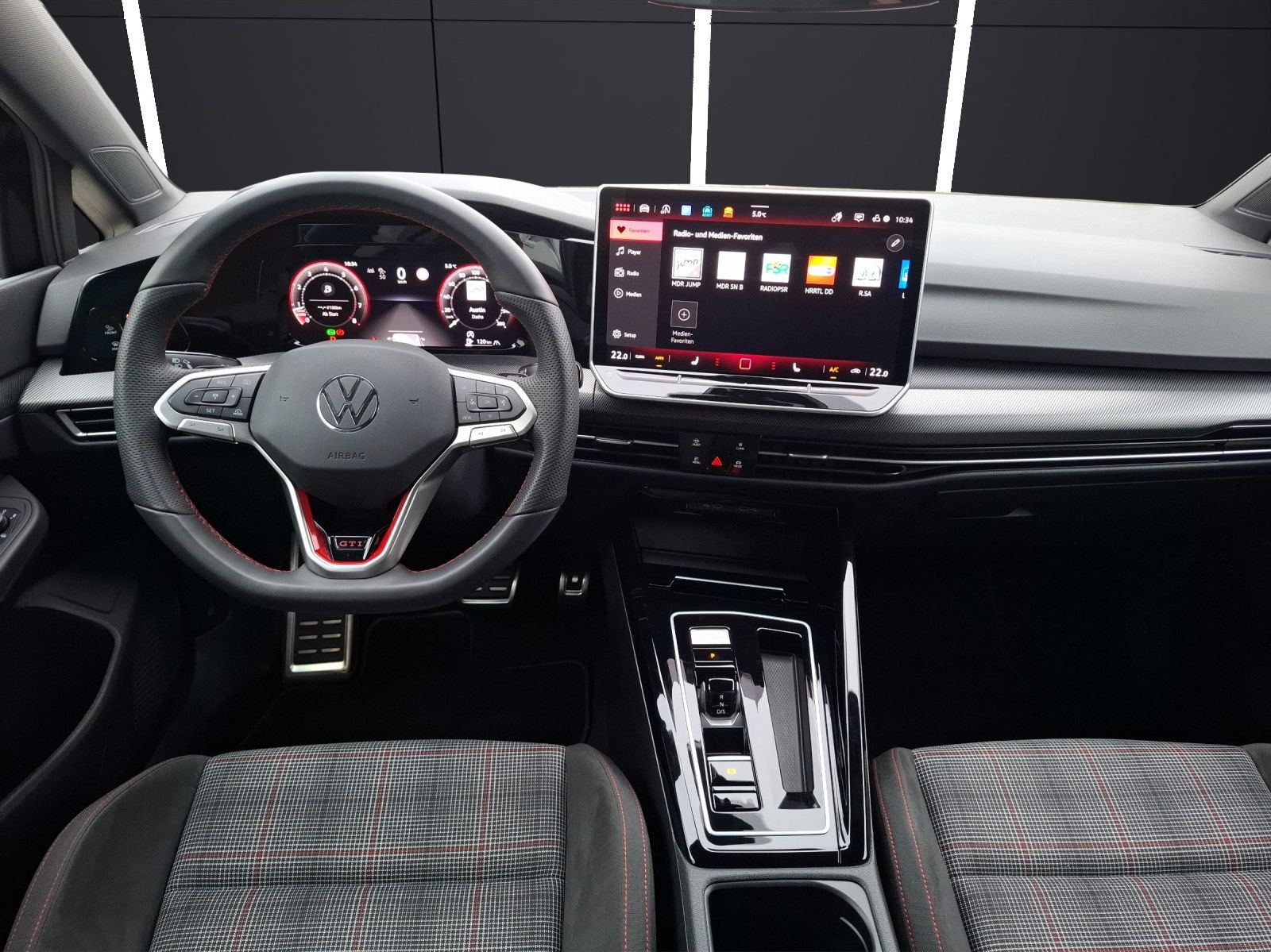 Fahrzeugabbildung Volkswagen Golf VIII GTI DSG LEDplus Navi AID HUD ACC RFK S