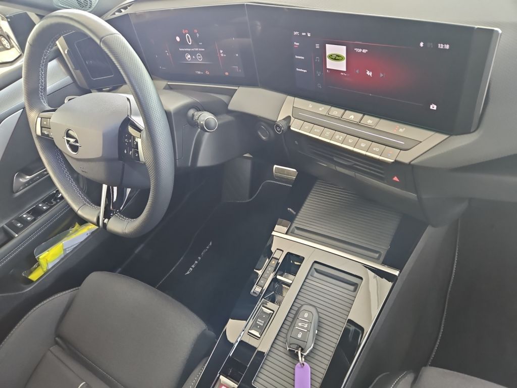 Fahrzeugabbildung Opel Astra Sports Tourer 1.2 Turbo Automatik GS Navi