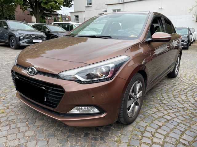 Hyundai i20 1.0 blue Style NAVI R-KAMERA TEMPOMAT KLIMA