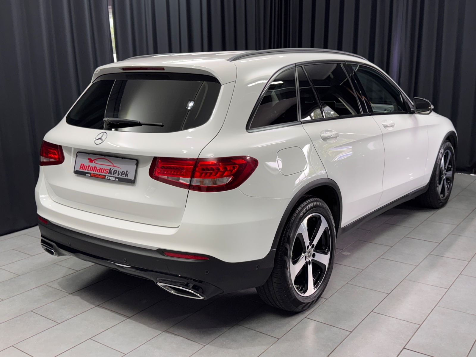 Fahrzeugabbildung Mercedes-Benz GLC 220 d 4Matic|NAVI|AUTOMATIK|AHK|KAMERA|