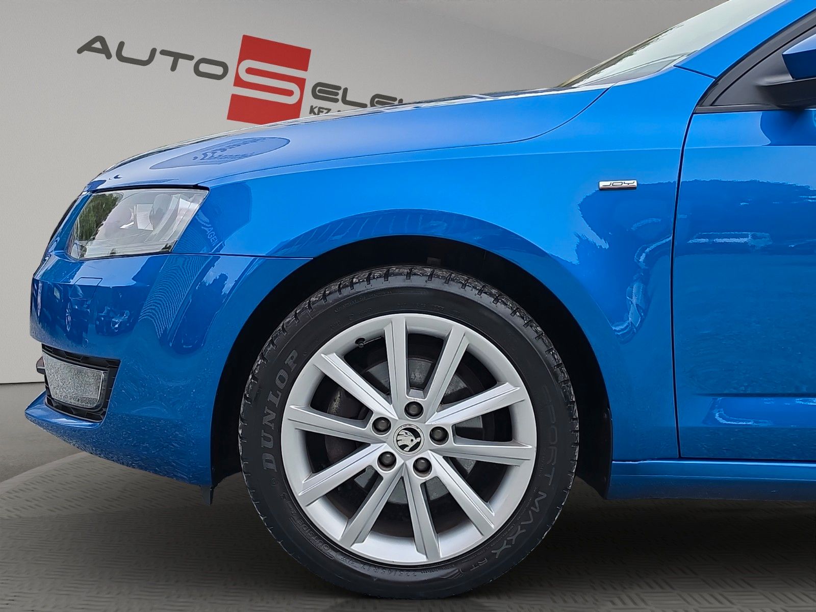 Fahrzeugabbildung SKODA Octavia Combi Ambition Apple CarPlay und Android