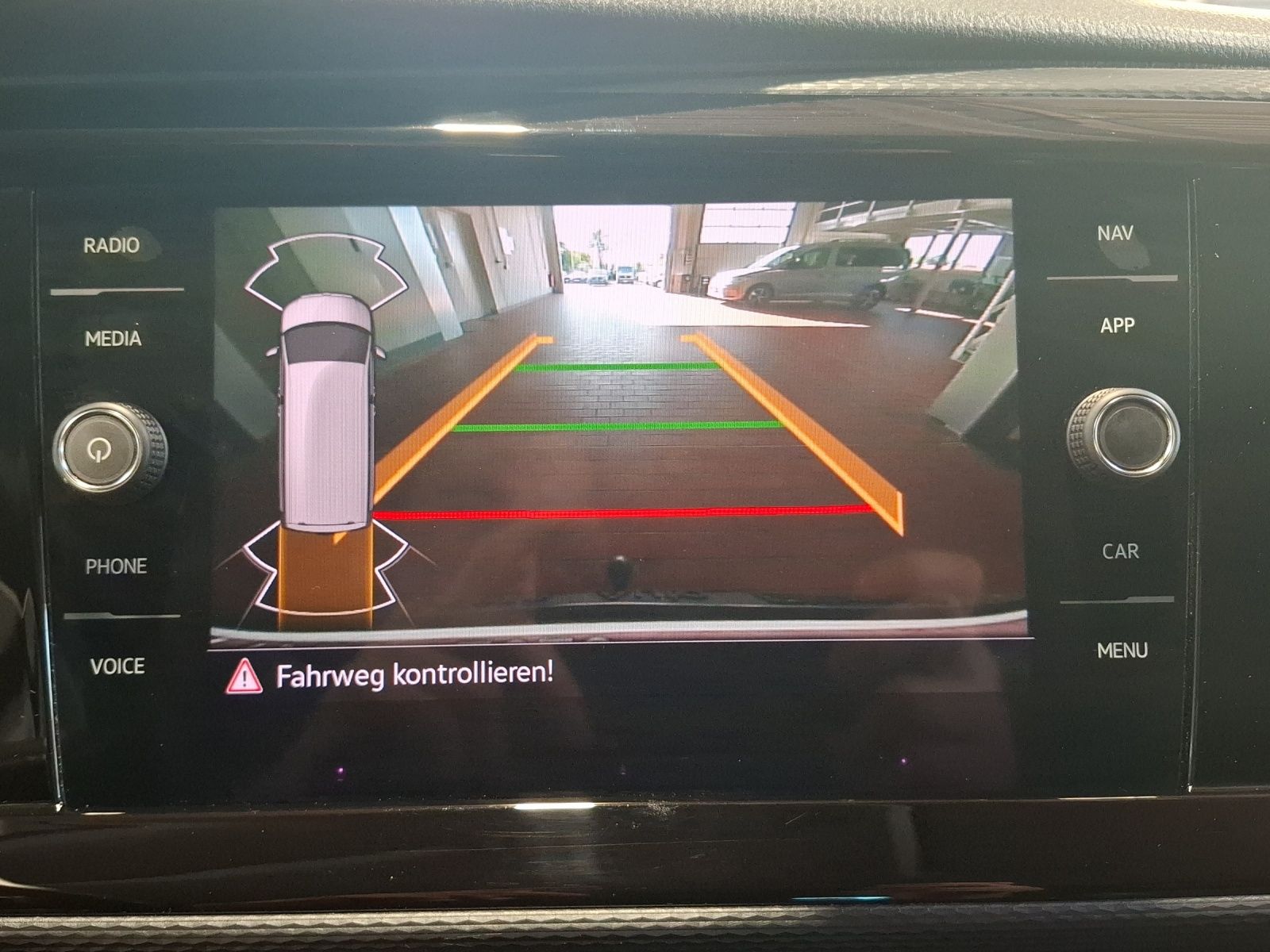 Fahrzeugabbildung Volkswagen T6 Multivan T6.1 TDI Generation-Six DSG LED AHK