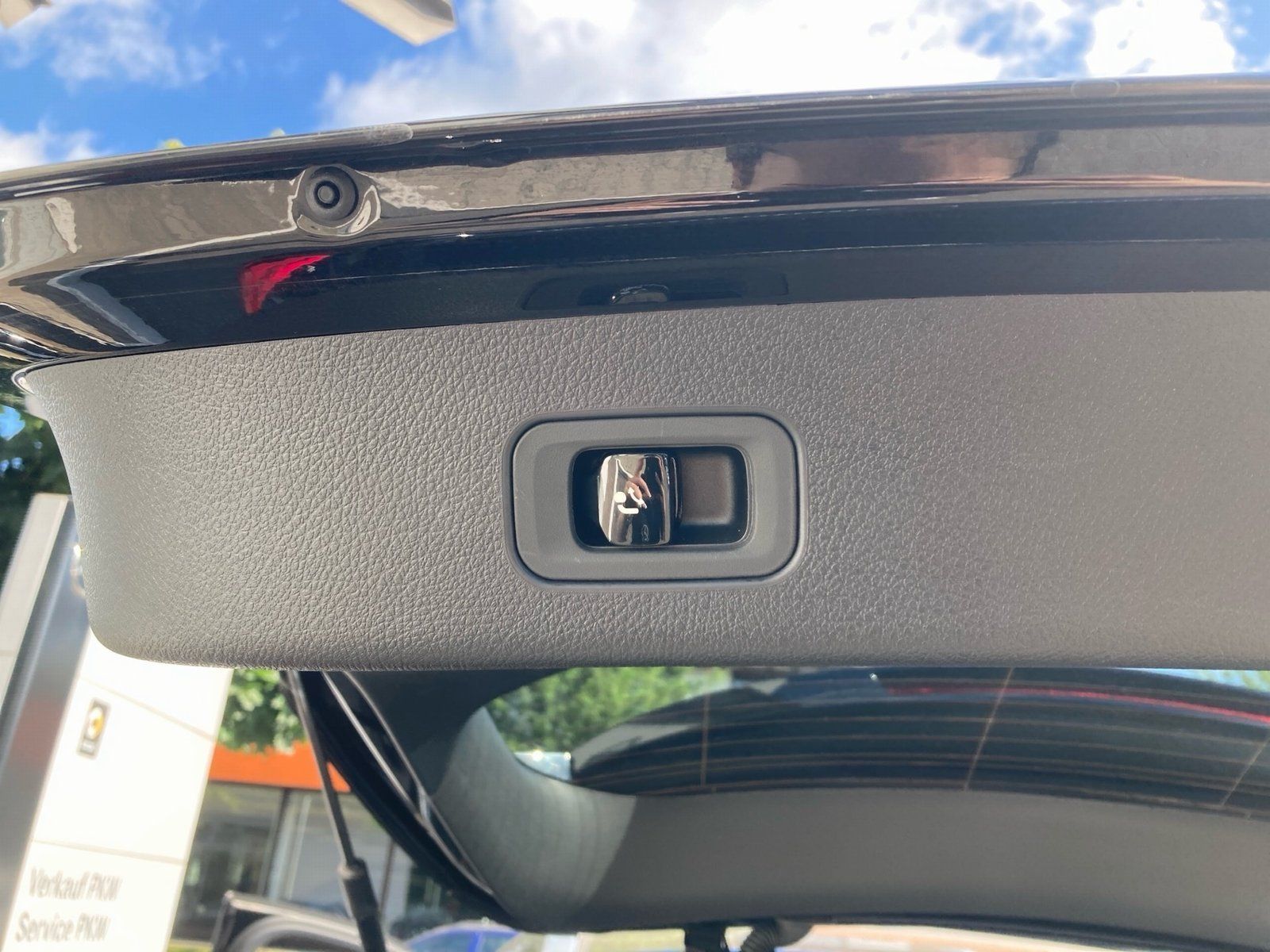 Fahrzeugabbildung Mercedes-Benz GLC 300 d 4M AMG Prem*Technik*AHK*Pano*Distro*