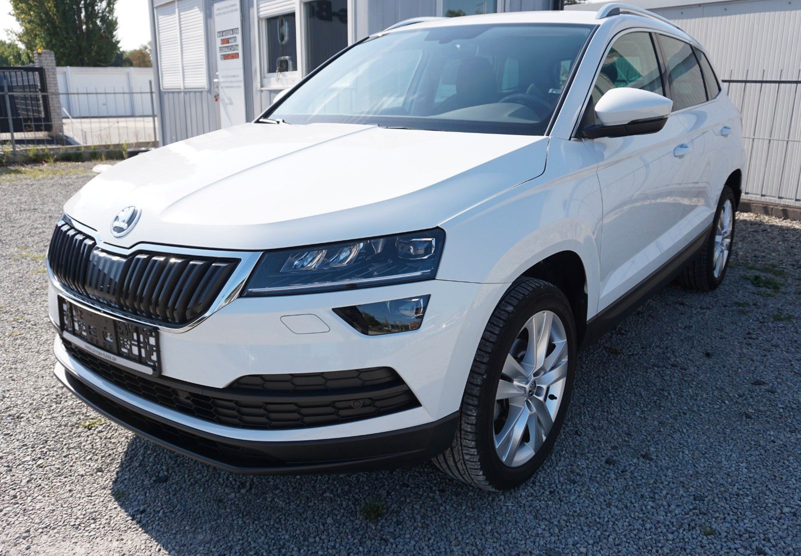 Fahrzeugabbildung SKODA Karoq Style, LED, PDC, SR+WR, Apple CarPlay