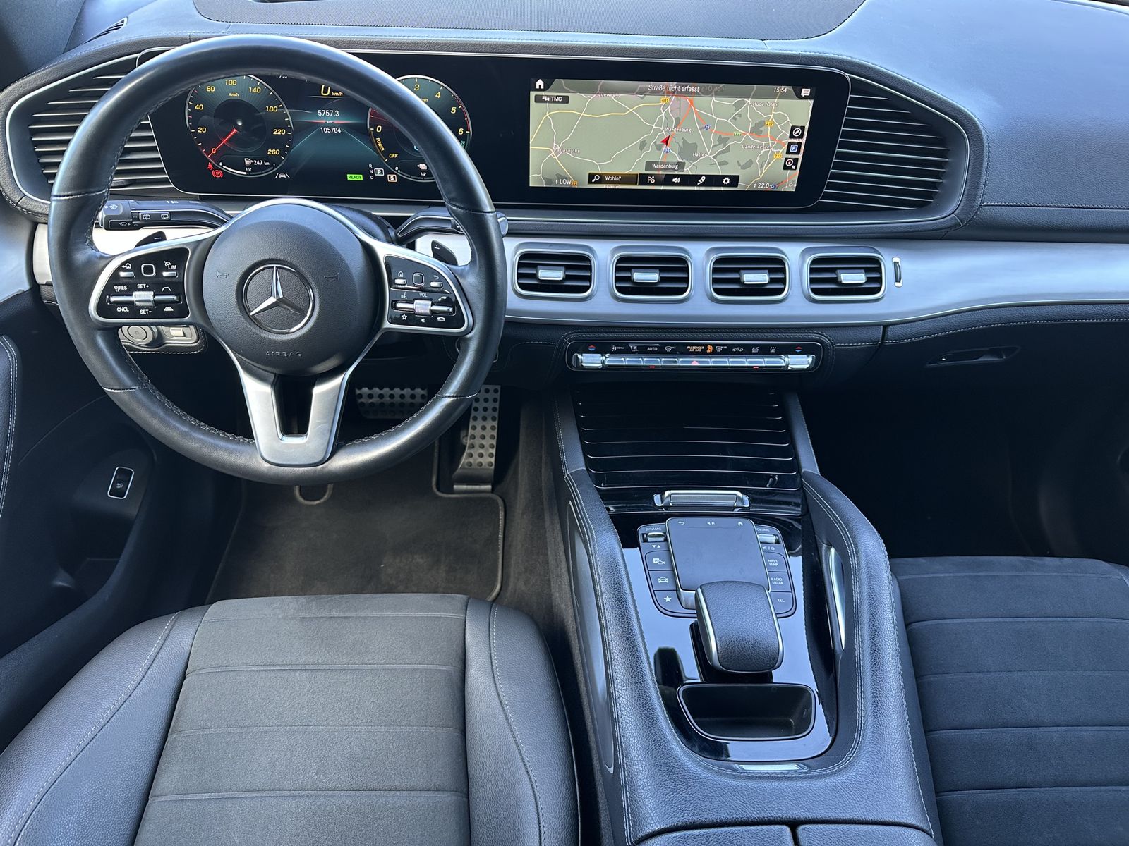 Fahrzeugabbildung Mercedes-Benz GLE 350de 4Matic AMG-Line NAV+LED+AHK+HEAD-UP+DD