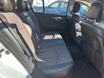 Mercedes E 200 - 11