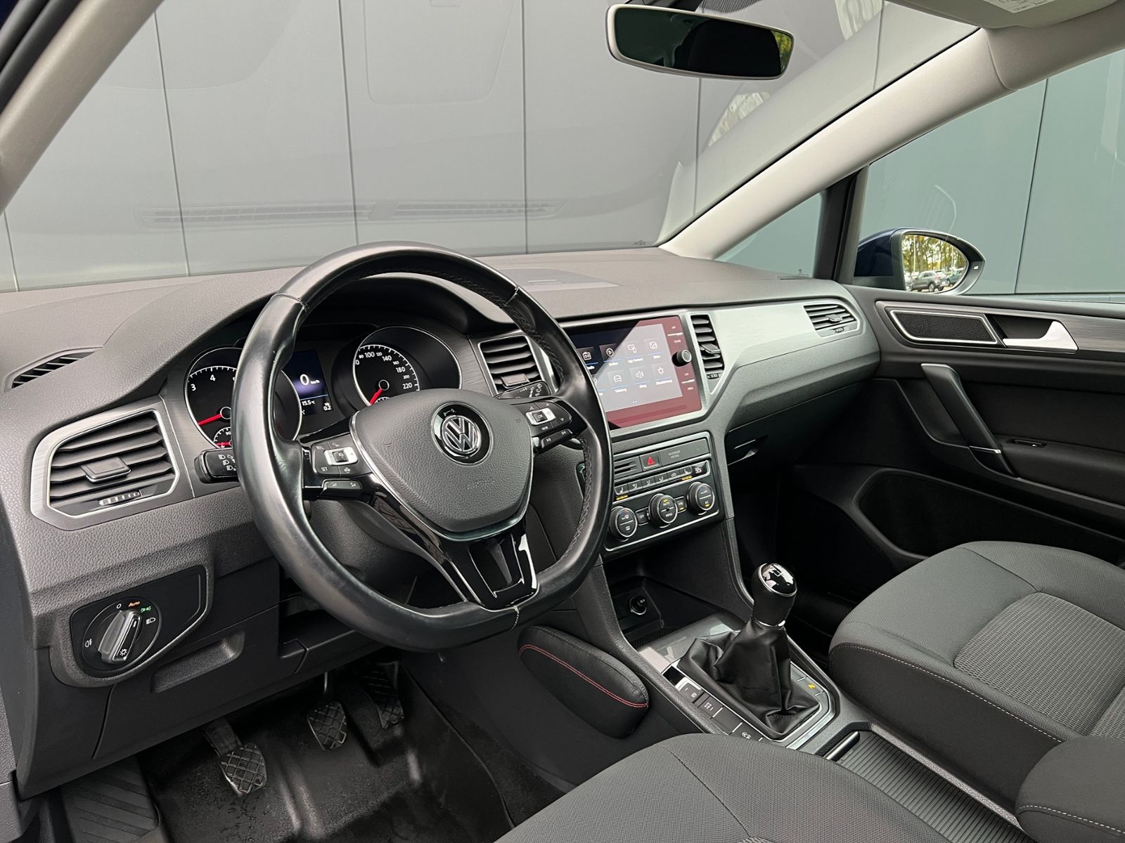 Fahrzeugabbildung Volkswagen Golf Sportsvan 1.5 TSI Comfortline *ACC,LED,Sitz