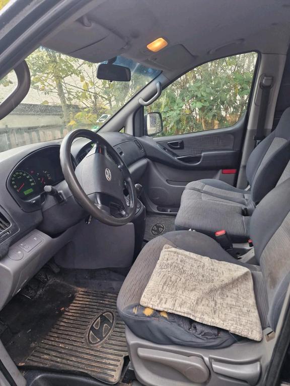 Hyundai H-1 Starex
