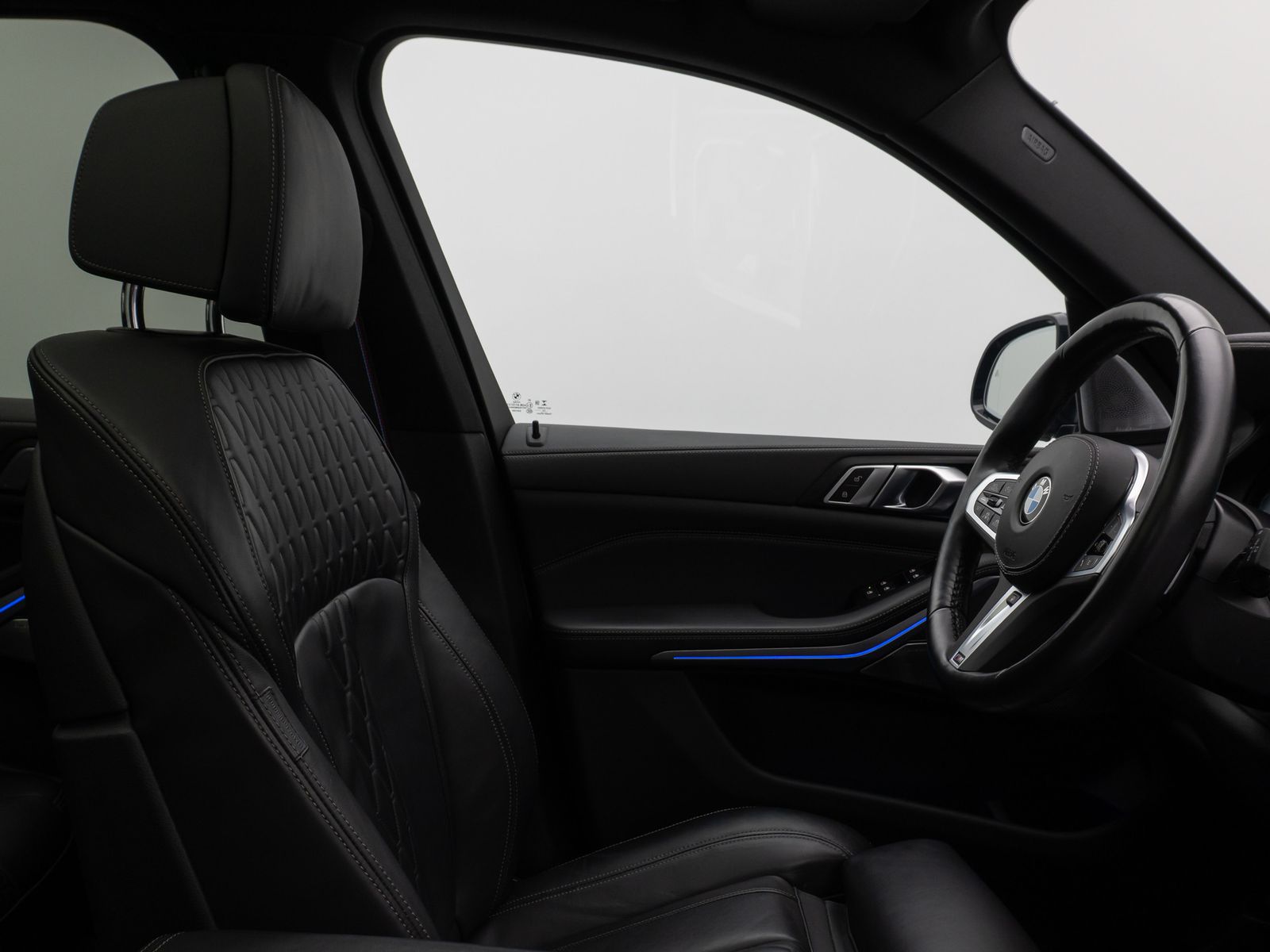 Fahrzeugabbildung BMW X5 xD40i M Sport Panorama 360°Laser HUD DAB B&W