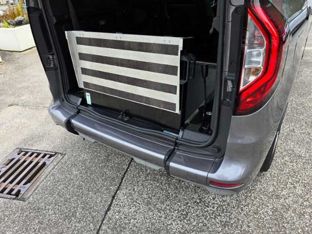 Fahrzeugabbildung Renault Grand Kangoo Techno TCe 130 EDC Rollstuhlrampe