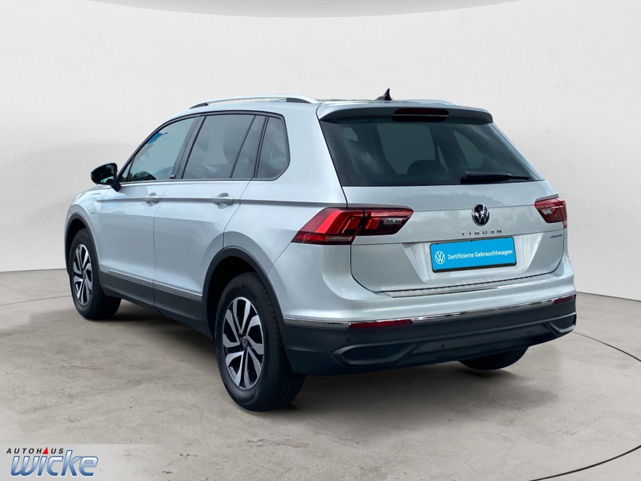 Volkswagen Tiguan 1.4 l eHybrid Active NAVI KLIMA AHK PDC L foto 4