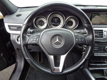 Mercedes E 200 - 12