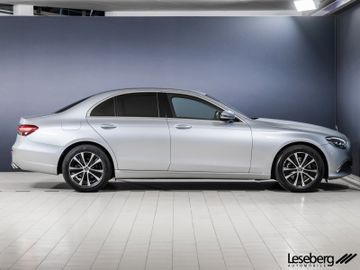 Mercedes E 200 - 4