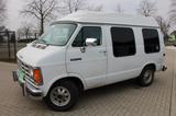 Dodge RAM - Dodge RAM mit Benzin-Antrieb: Van