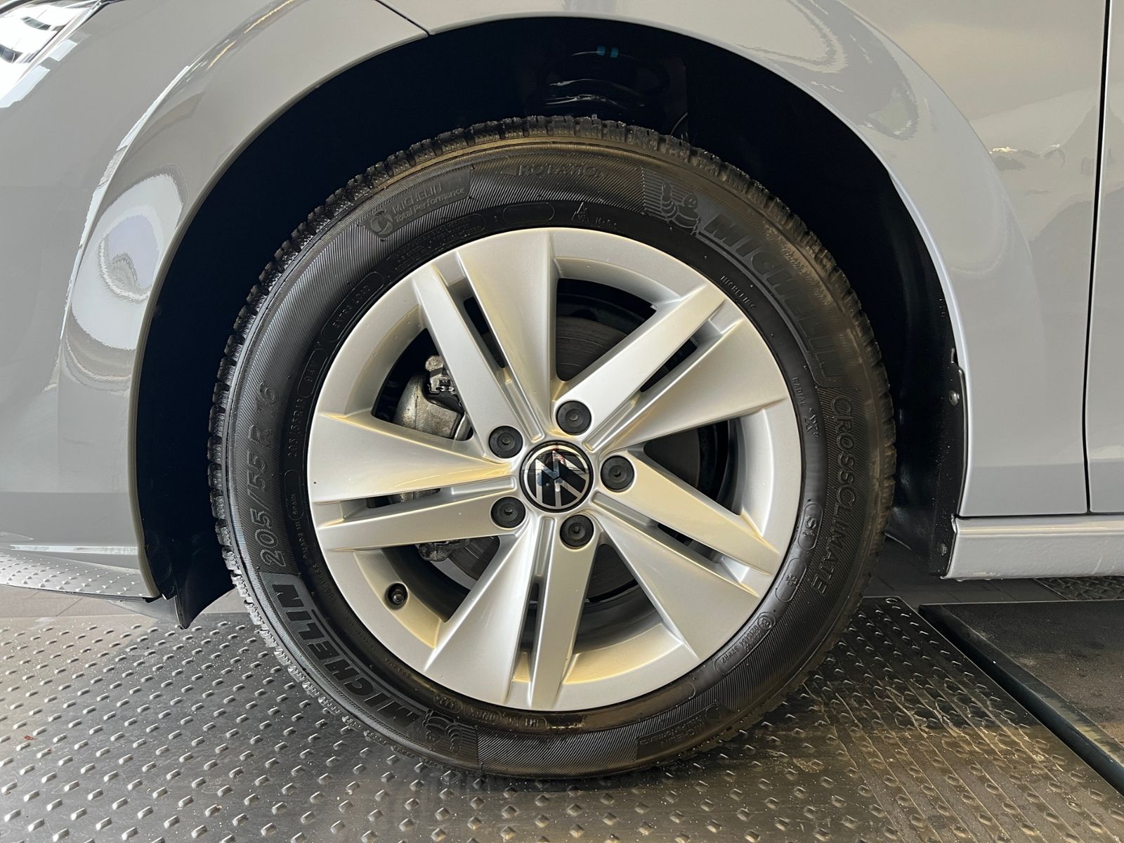 Fahrzeugabbildung Volkswagen Golf VIII Life 1.5 TSI *AHK, LED, ACC, Kamera, 1