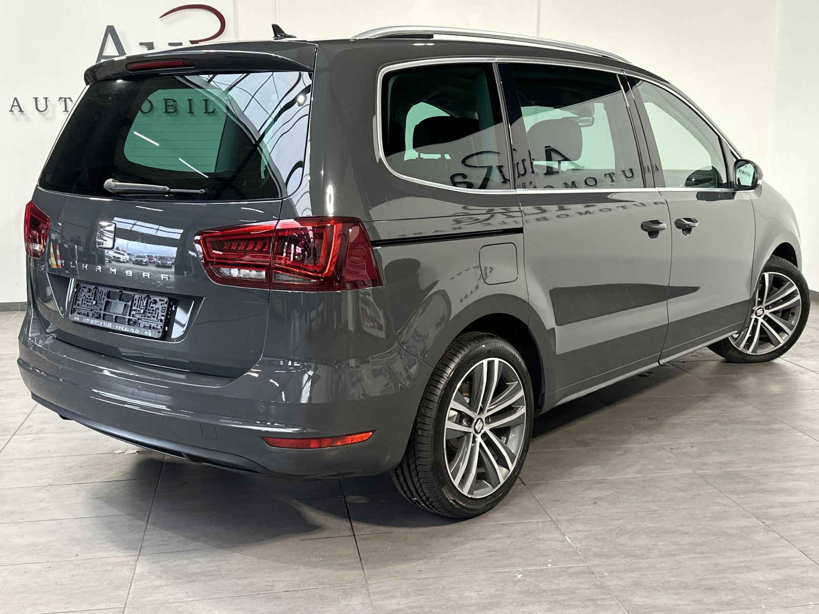 Fahrzeugabbildung SEAT Alhambra 1.4 TSI DSG FR 7Sitzer NAV+XEN+KAM+PANO