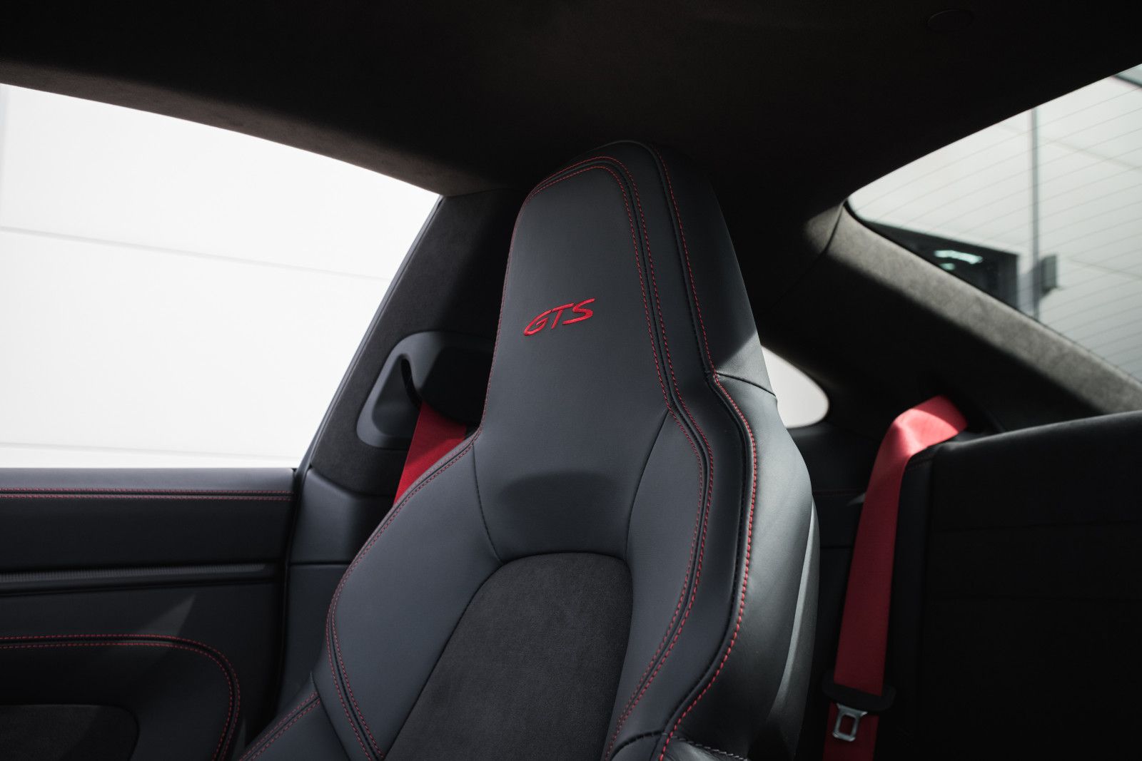 Fahrzeugabbildung Porsche 911/992.1 GTS 4 -18Wege-INNO-360-HALenkung-LED