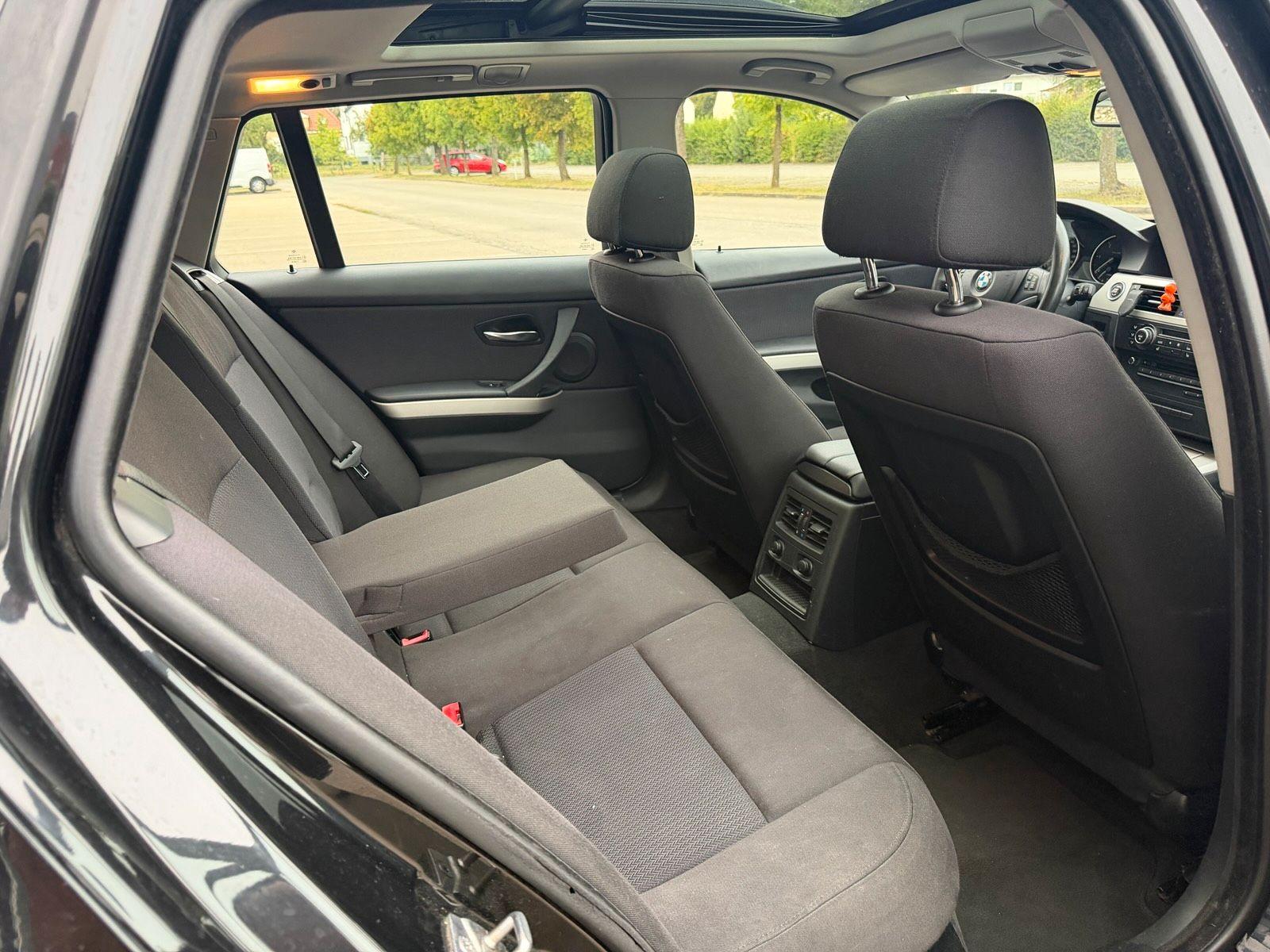 BMW 320 2009 — photo 8