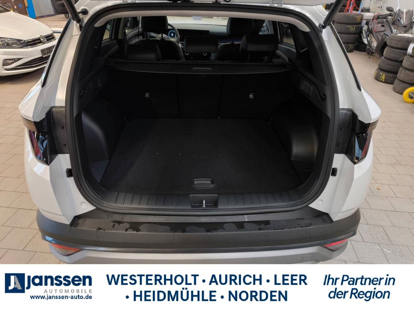 Fahrzeugabbildung Hyundai TUCSON Hybrid Trend/Automatik/Navi/Rückfahrkamer