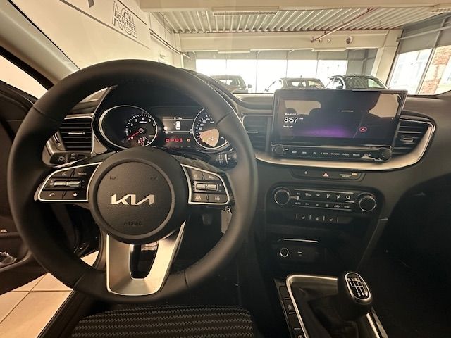 Fahrzeugabbildung Kia Ceed_sw Spirit T-GDI LaneASS Navi SHZ LED Kamera