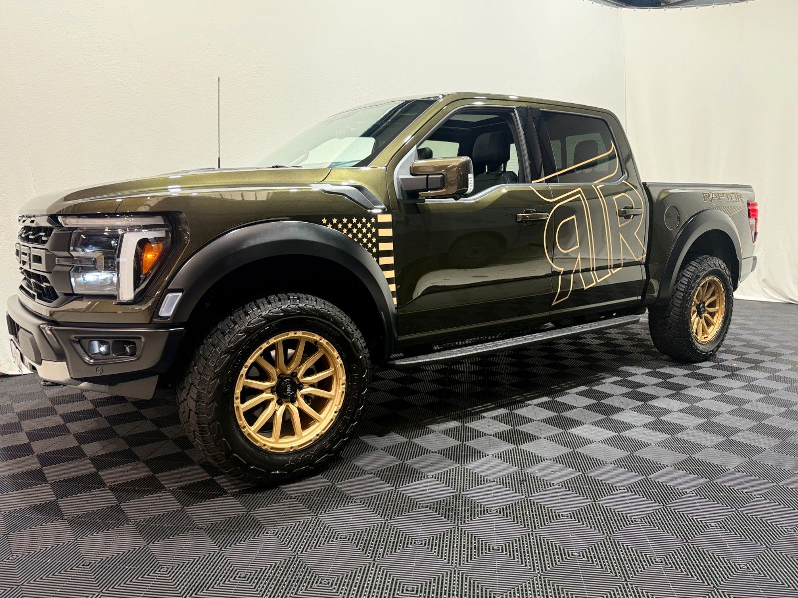 Fahrzeugabbildung Ford F-150 RAPTOR  EcoBoost®  3.5L V6 *MY26*