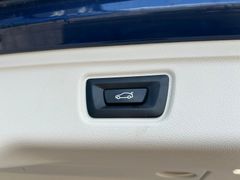 Fahrzeugabbildung BMW 320d SportLine Autom. LED AHK Navi HUD Pano 17"