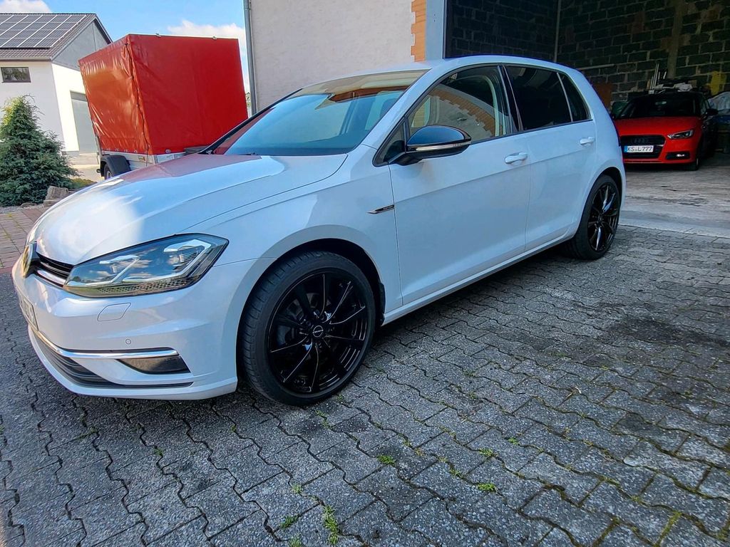Image of Volkswagen Golf