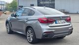 BMW X6 xDrive40d M-Individual - silberne BMW X6