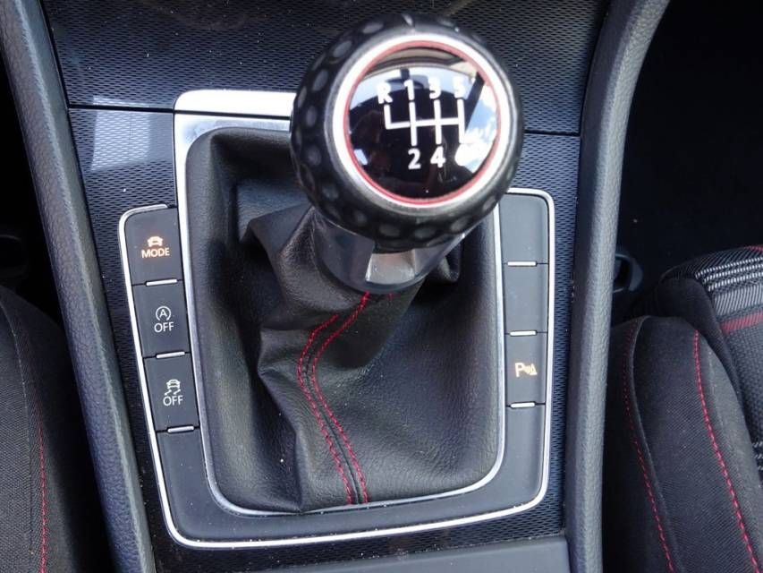 Fahrzeugabbildung Volkswagen Golf VII 2.0 TSI GTI Performance Navi RFK