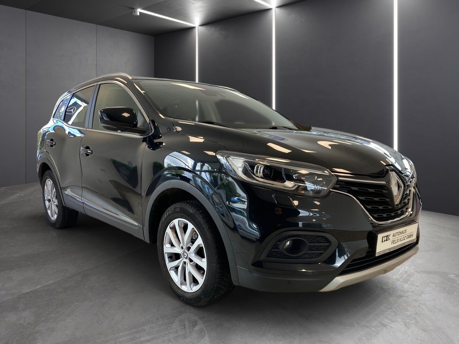 Fahrzeugabbildung Renault Kadjar 1.3 TCe 140 Limited*Navi*AHK*PDC*Sitzheiz