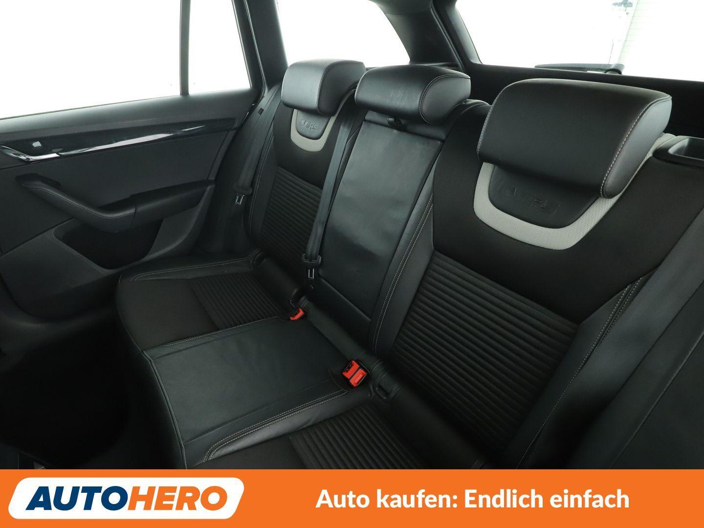 Skoda Octavia 2.0 TSI RS Aut.*NAVI*TEMPO*PANO*BI-XENON