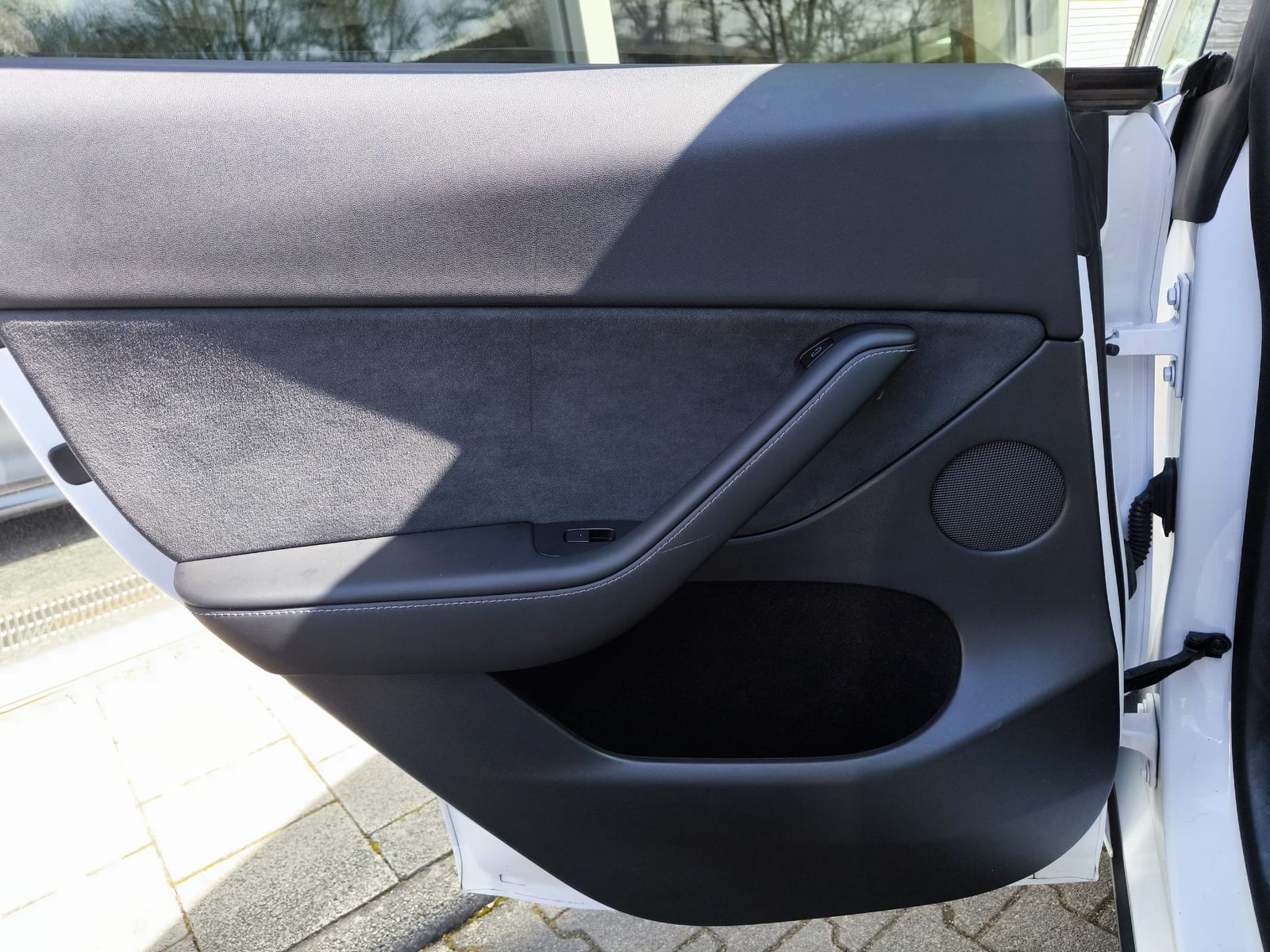 Fahrzeugabbildung Tesla Model Y LR Dual AWD PANO+STDHZ+NAVI+LED+ACC+19"+