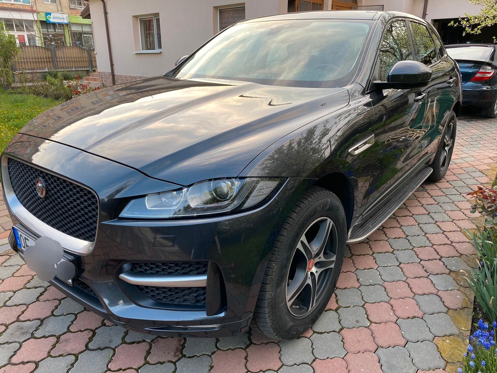JAGUAR F-Pace