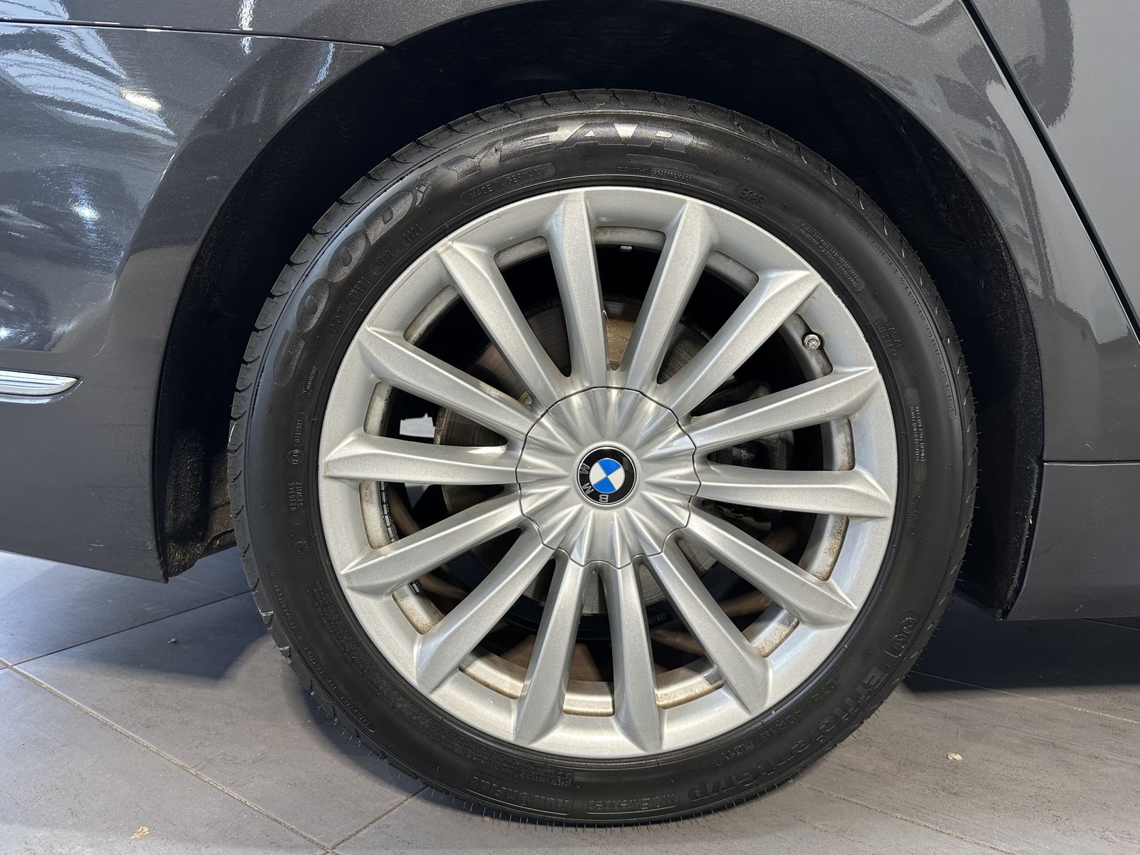Fahrzeugabbildung BMW 730d NAV+LED+360°+HEADUP+ACC+H&K+GLASDACH+VCOCKP