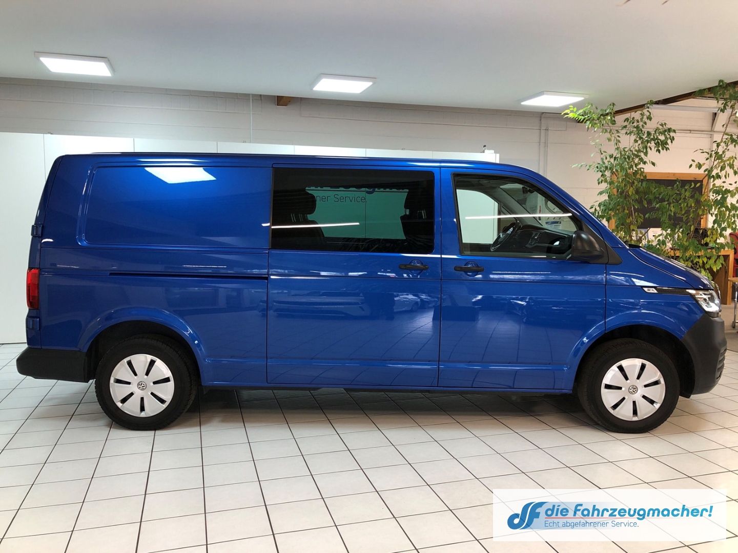 Fahrzeugabbildung Volkswagen Transporter T6.1 Kombi Mixto DoKa lang LED E6d 1