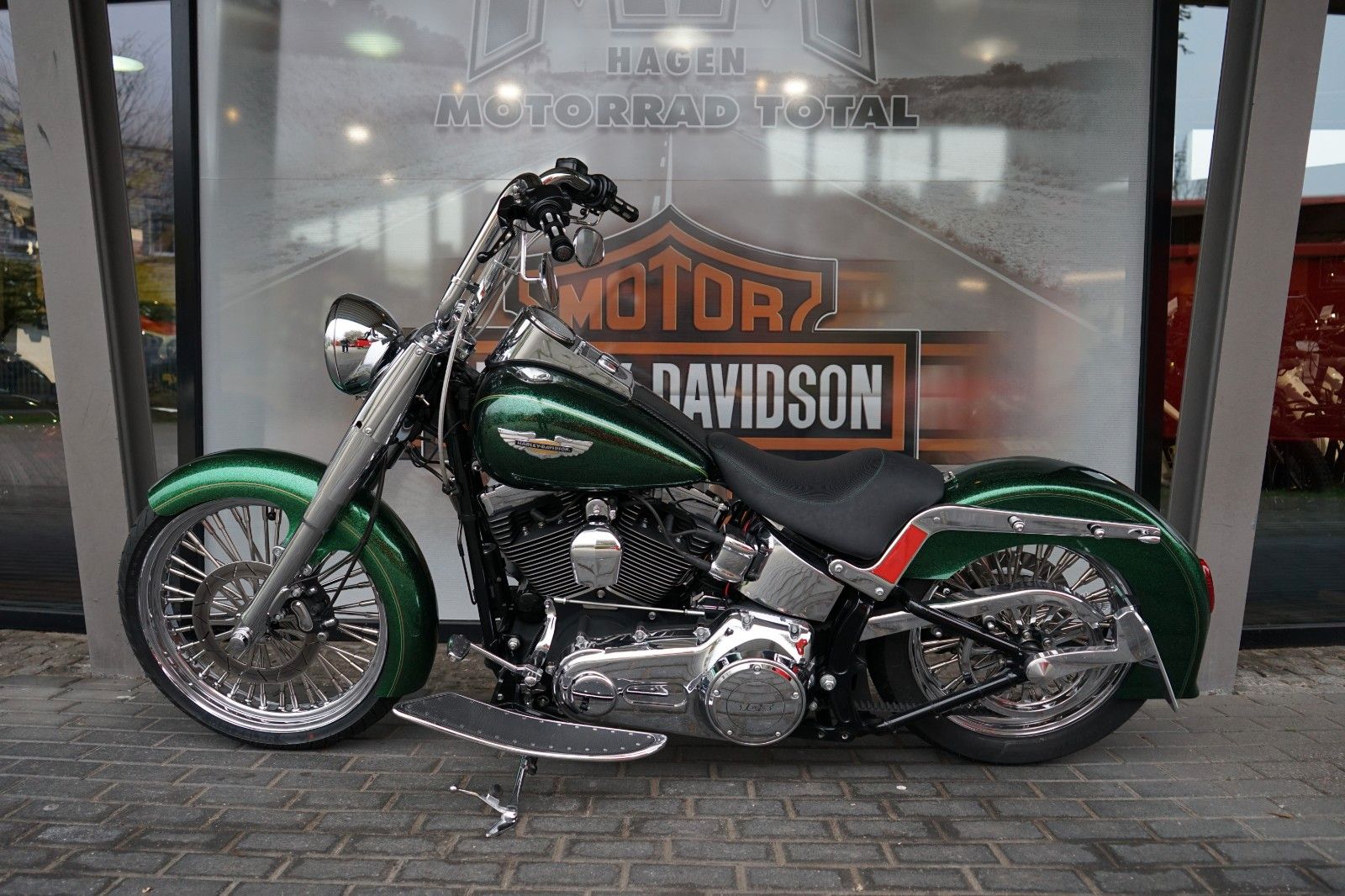 Fahrzeugabbildung Harley-Davidson Softail Deluxe im Chicano Style